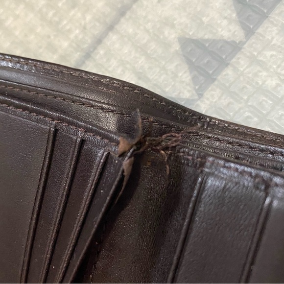 Coach women’s bifold wallet - Picture 2 of 9